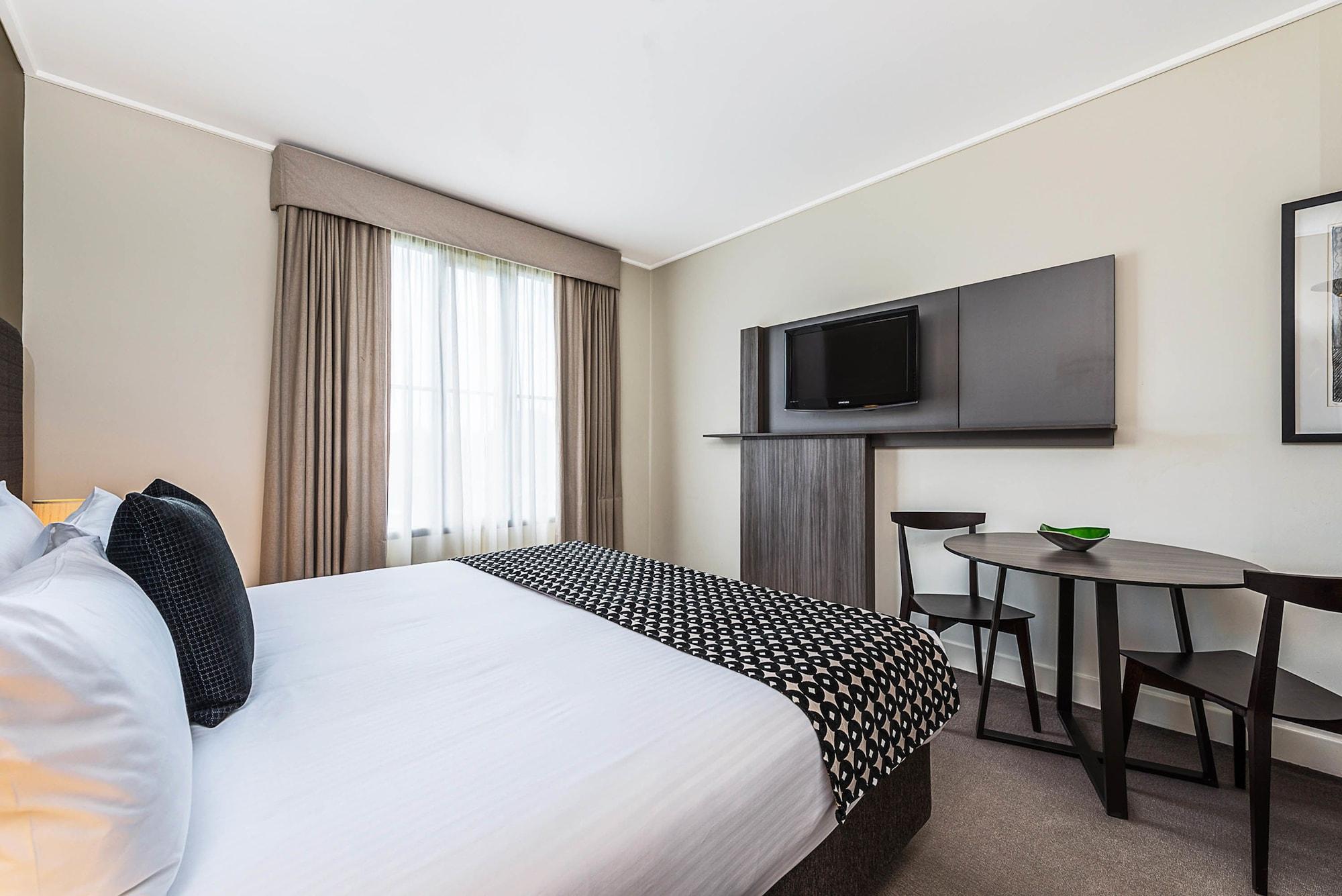 Mantra On Jolimont Melbourne Aparthotel Exterior photo