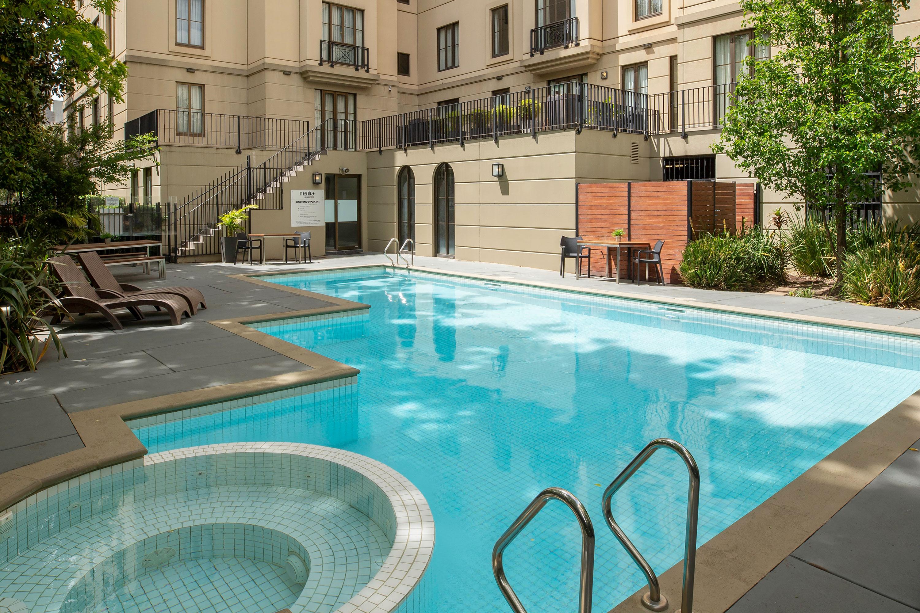 Mantra On Jolimont Melbourne Aparthotel Exterior photo