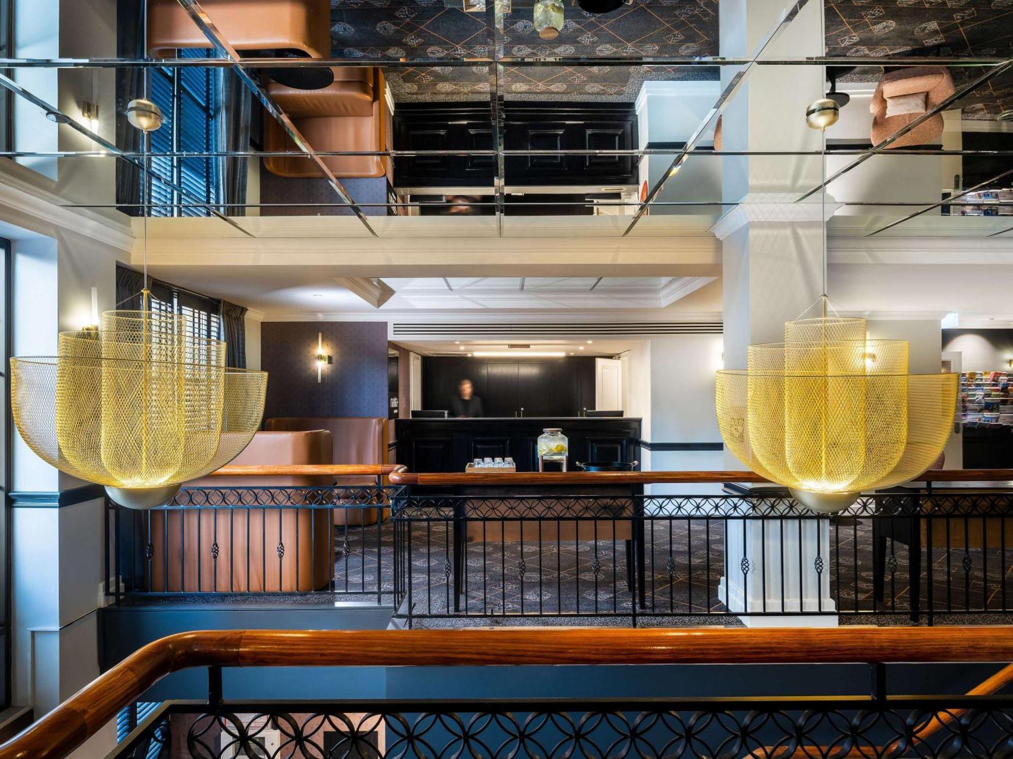Mantra On Jolimont Melbourne Aparthotel Exterior photo