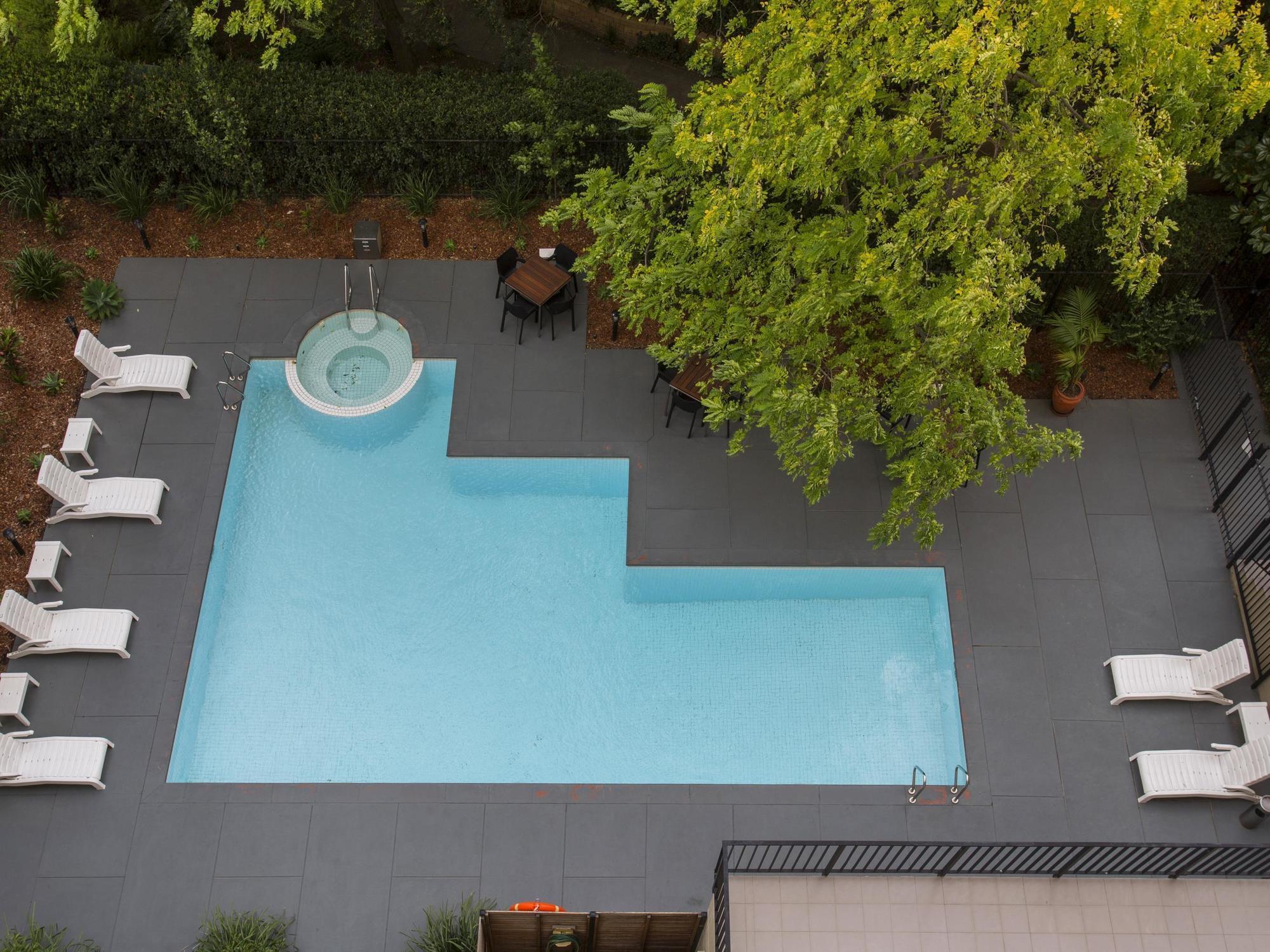Mantra On Jolimont Melbourne Aparthotel Exterior photo