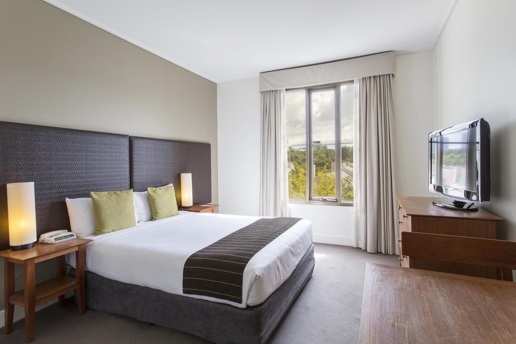 Mantra On Jolimont Melbourne Aparthotel Exterior photo